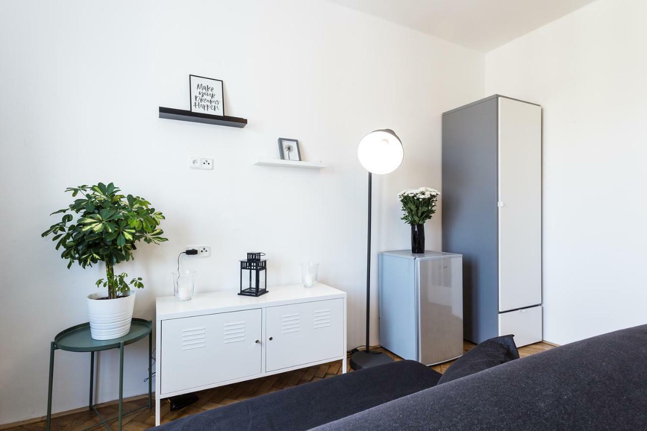 Boutique 5 Minutes To Centre Apartment